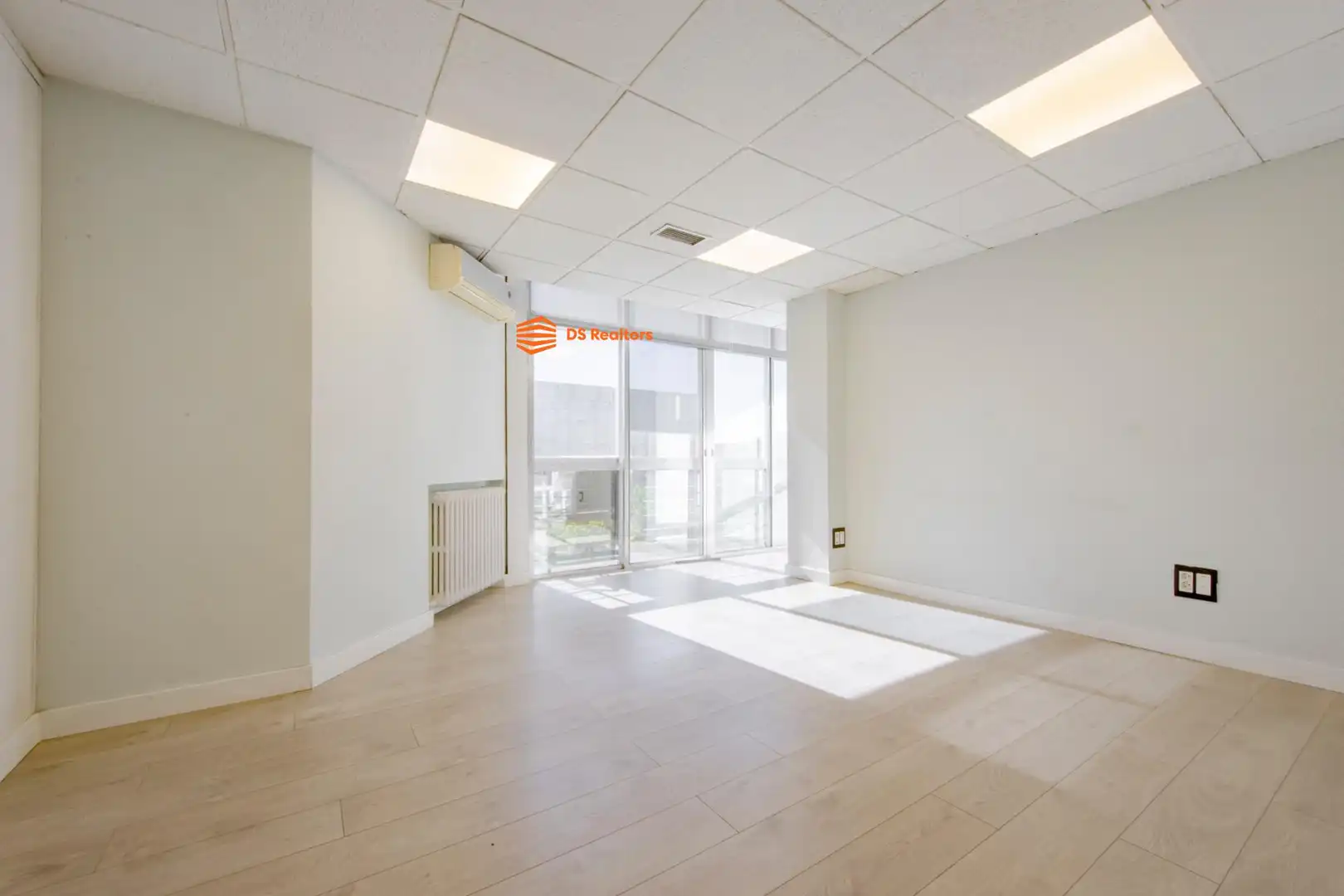 Flat for sale in Madrid  with Air Conditioner and Heating