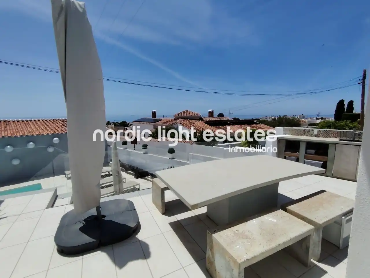 Vista exterior de Casa o chalet en venta en Nerja con Terraza y Piscina