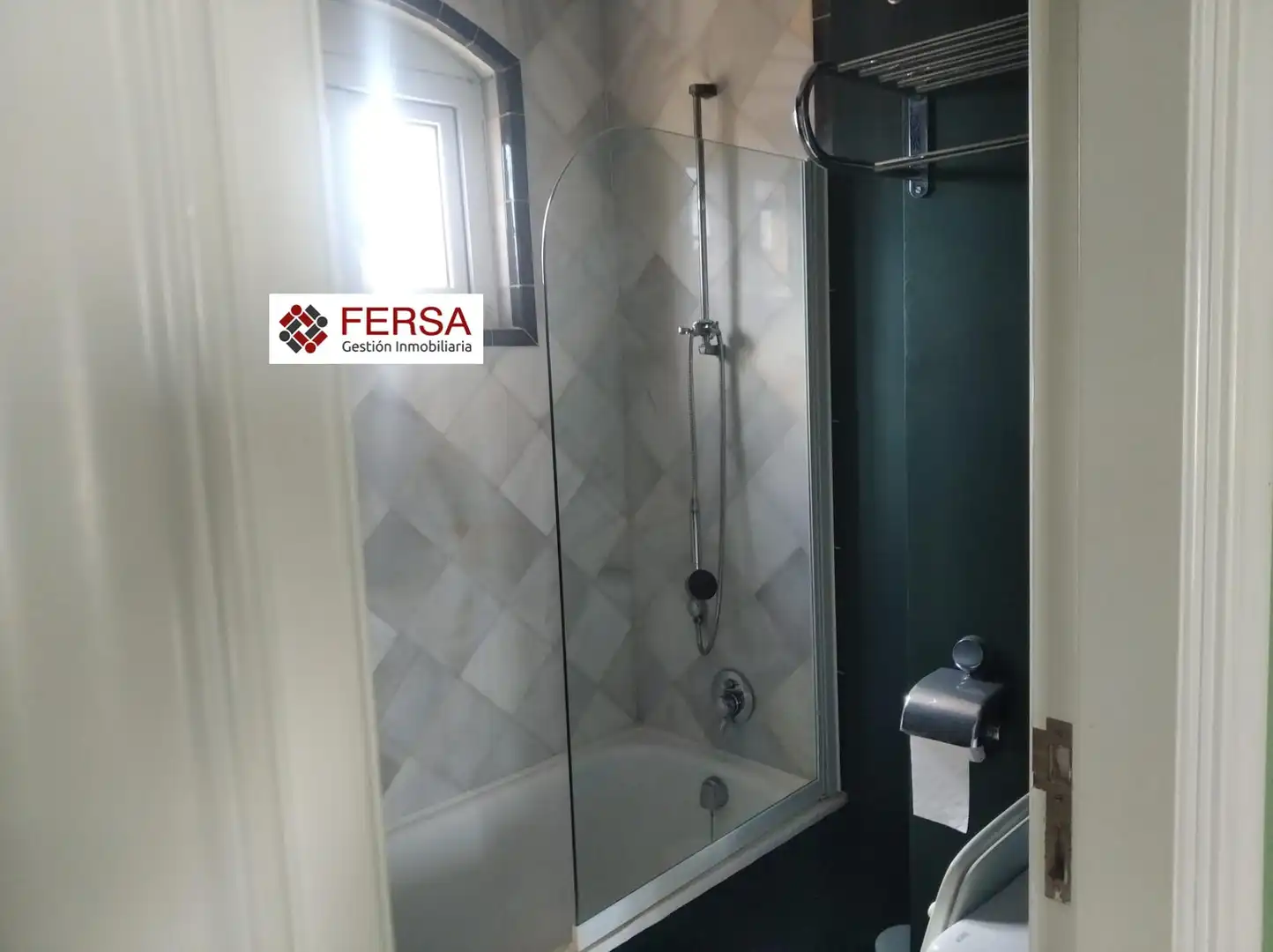 Badezimmer von Wohnung zum Verkauf in El Puerto de Santa María mit Klimaanlage und Heizung