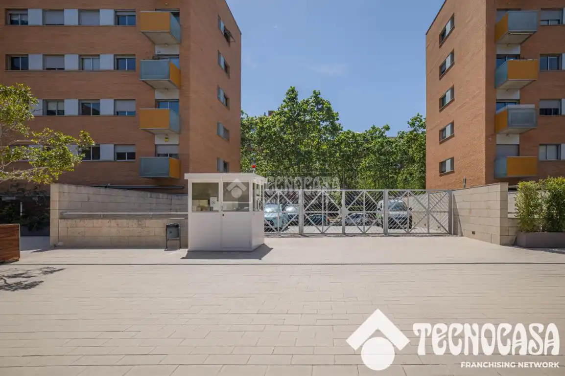 Parkplatz von Wohnung zum Verkauf in Barcelona mit Klimaanlage, Abstellraum und Balkon