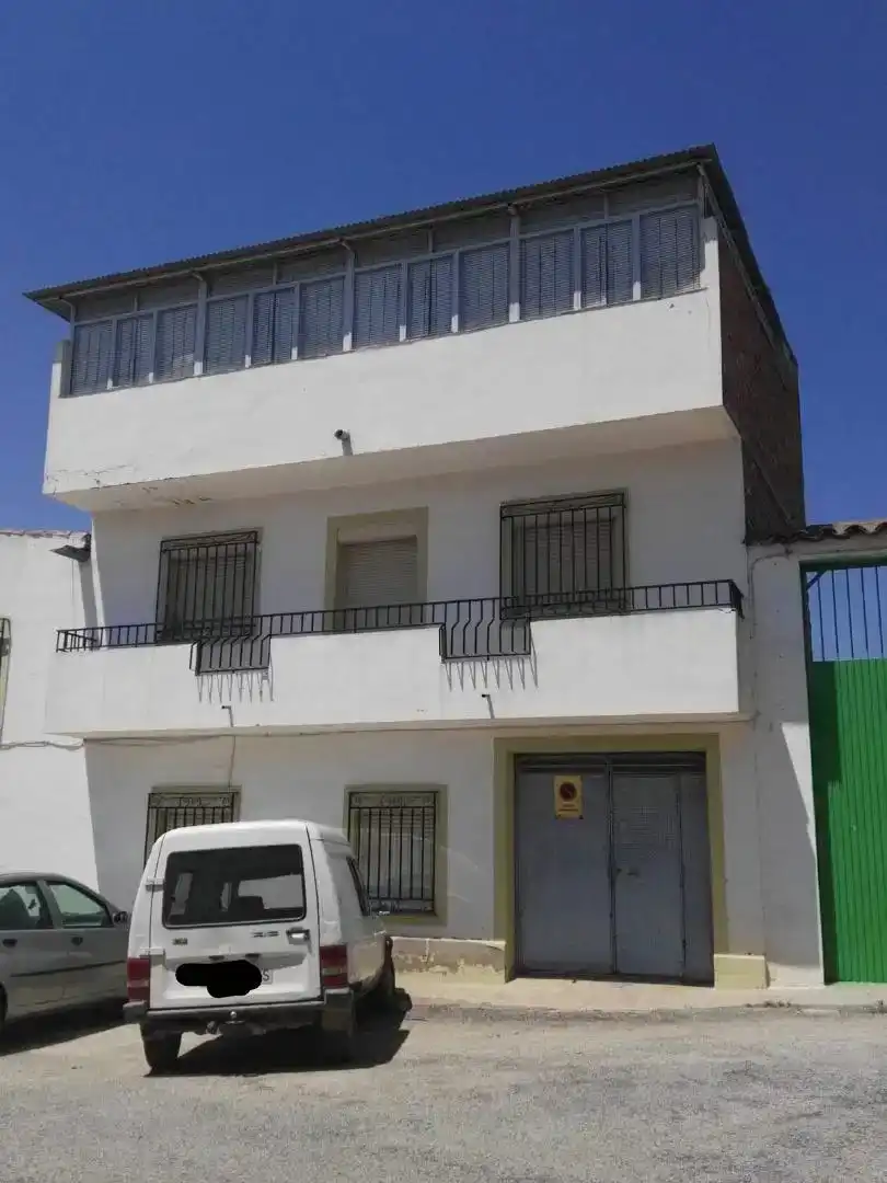 Vista exterior de Casa adosada en venda en Carrizosa amb Balcó