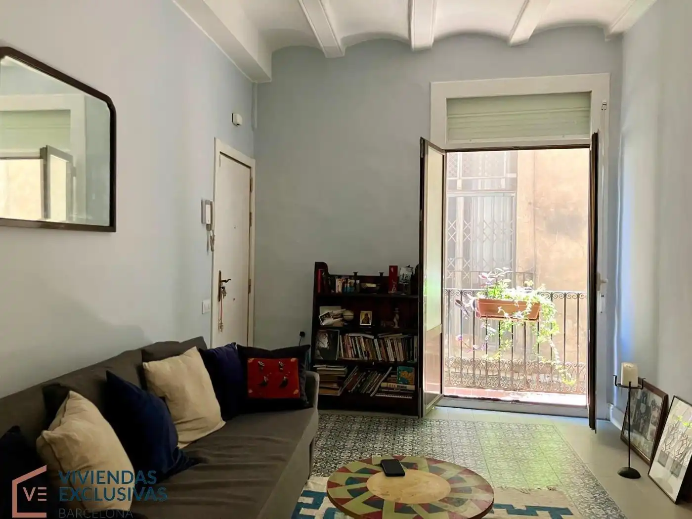 Wohnzimmer von Wohnung zum Verkauf in Barcelona mit Klimaanlage, Heizung und Privatgarten