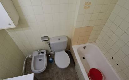 Badezimmer von Wohnung zum verkauf in Bilbao 