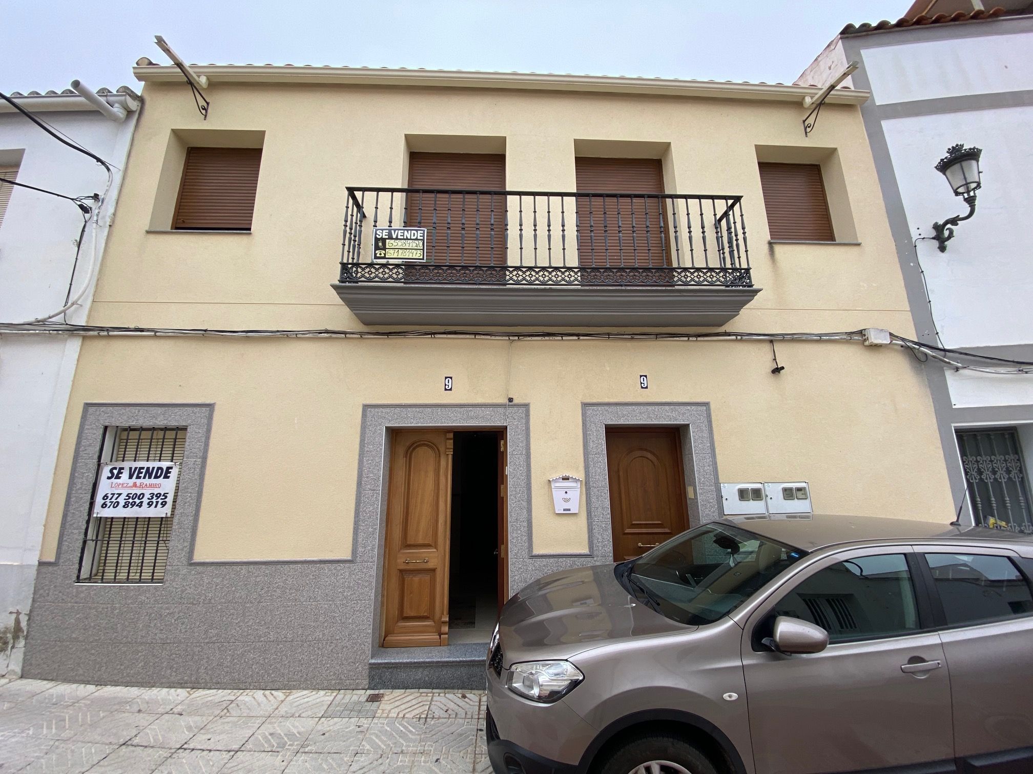Vista exterior de Casa o xalet en venda en Castuera amb Calefacció, Terrassa i Traster