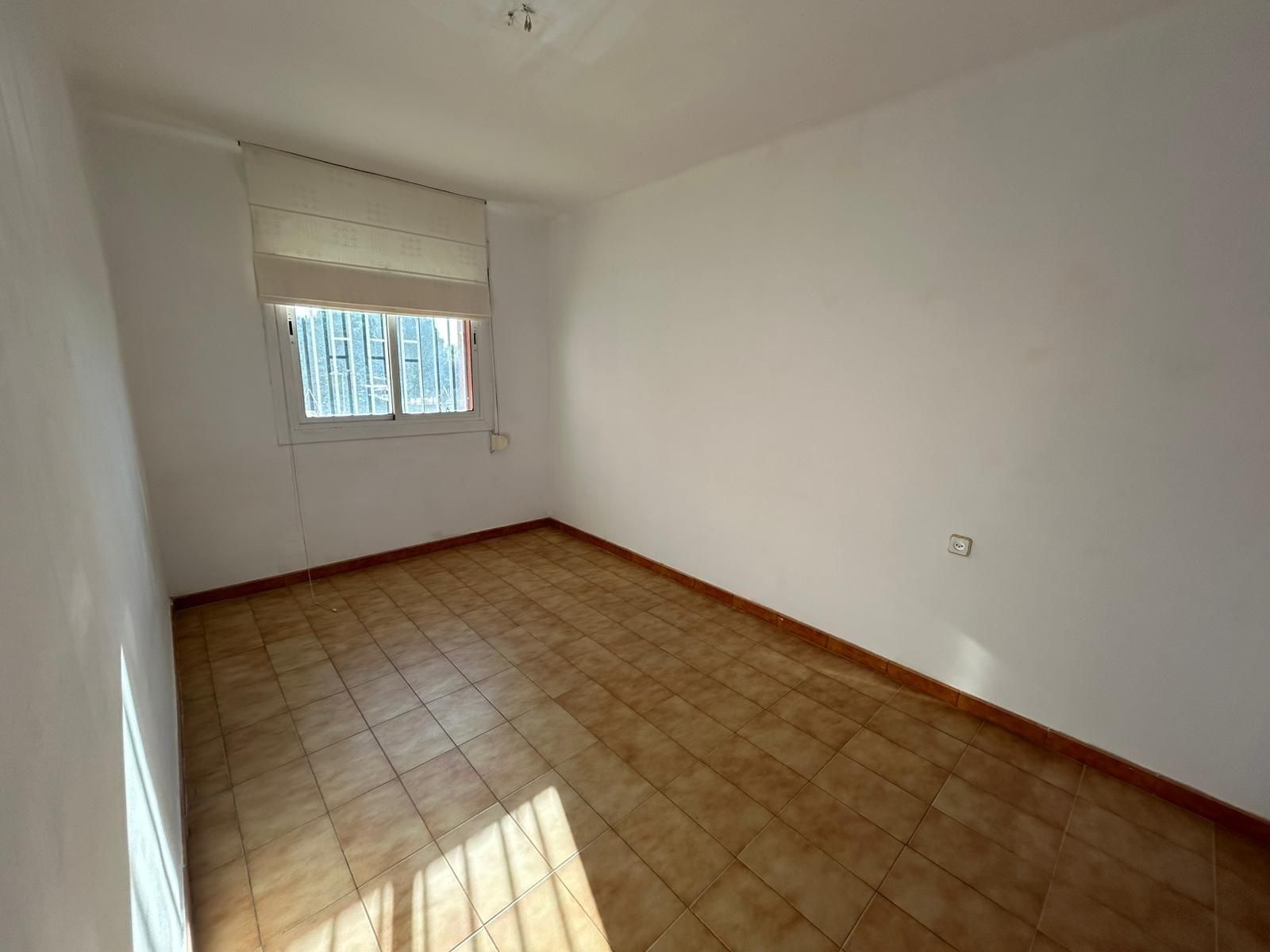 Bedroom of Flat for sale in Sabadell