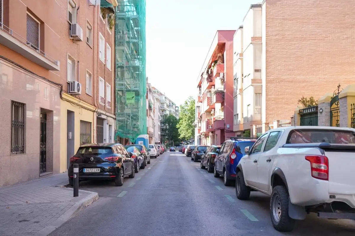 Vista exterior de Piso en venta en Madrid con Calefacción