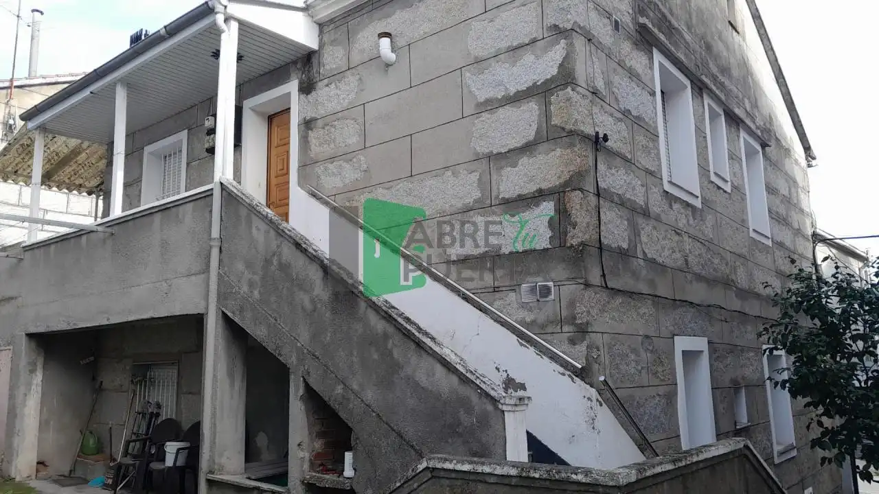 Vista exterior de Casa o chalet en venta en Ourense Capital  con Calefacción y Jardín privado