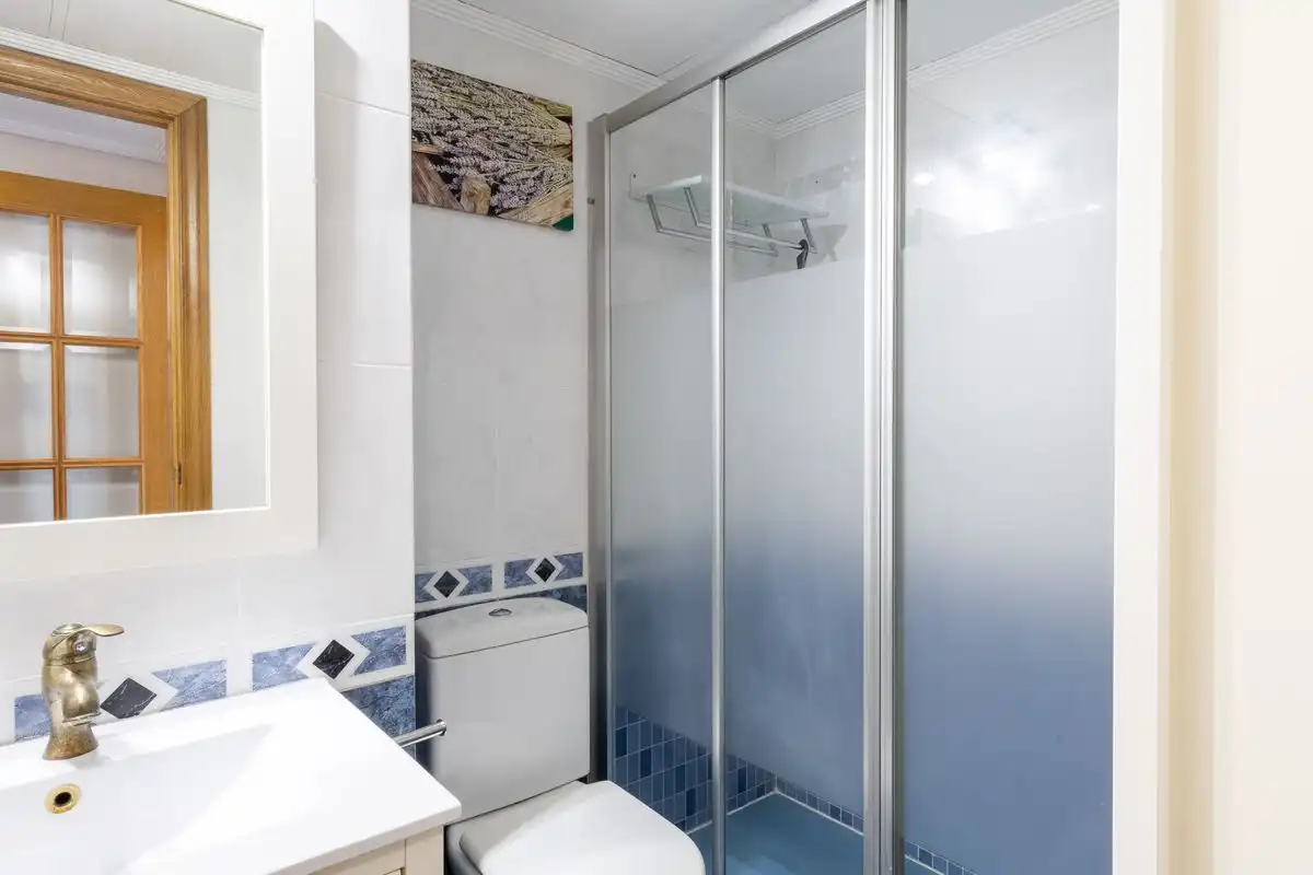 Baño de Piso en venta en Valencia con Aire acondicionado, Calefacción y Jardín privado