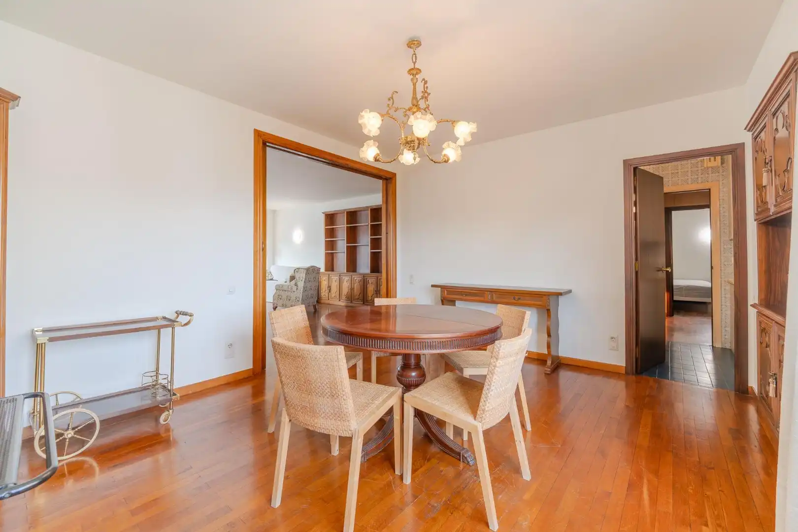 Menjador de Apartament de lloguer en Girona amb Calefacció, Parquet i Terrassa