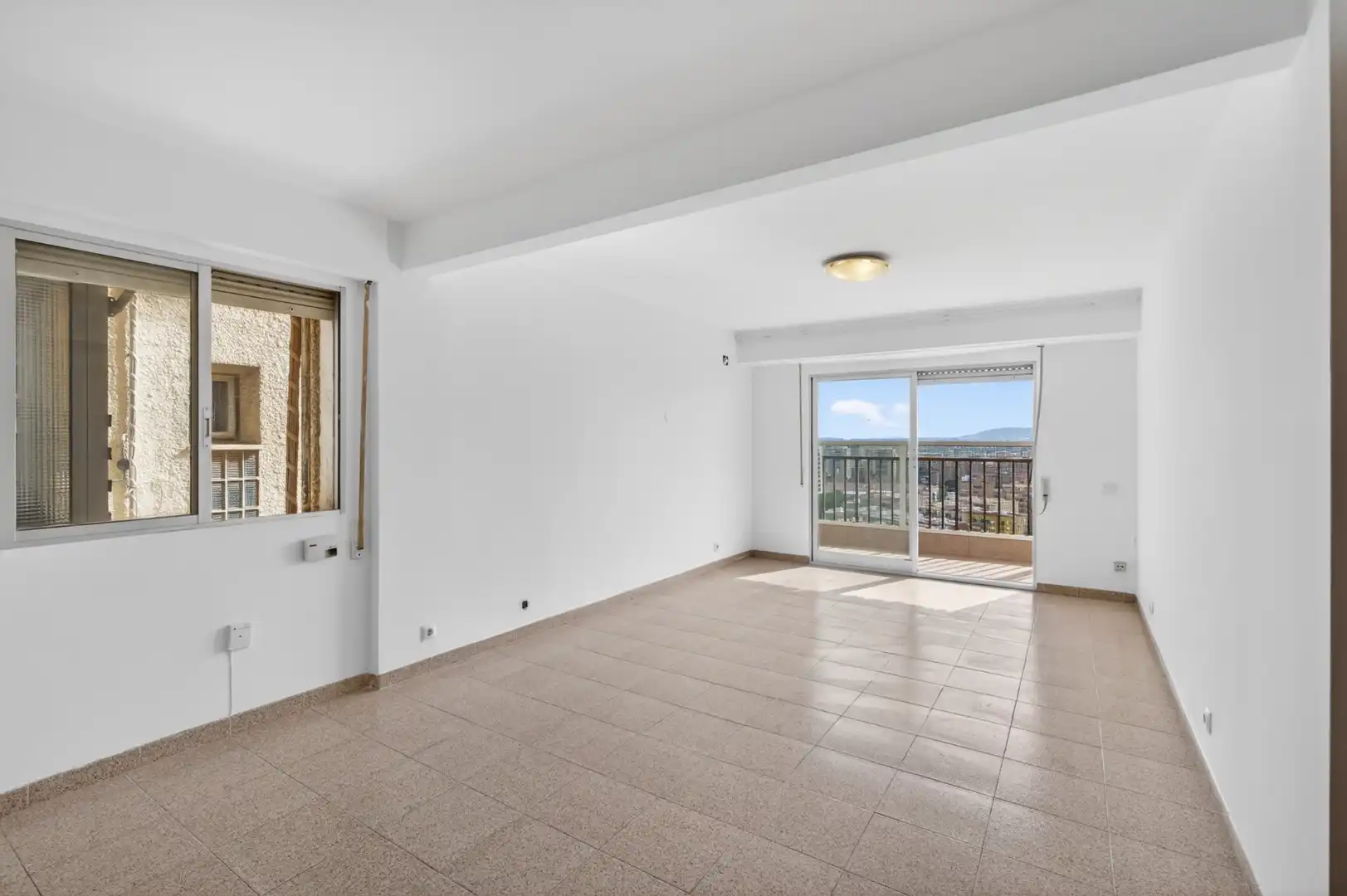 Sala de estar de Piso en venta en Alicante / Alacant con Terraza y Piscina