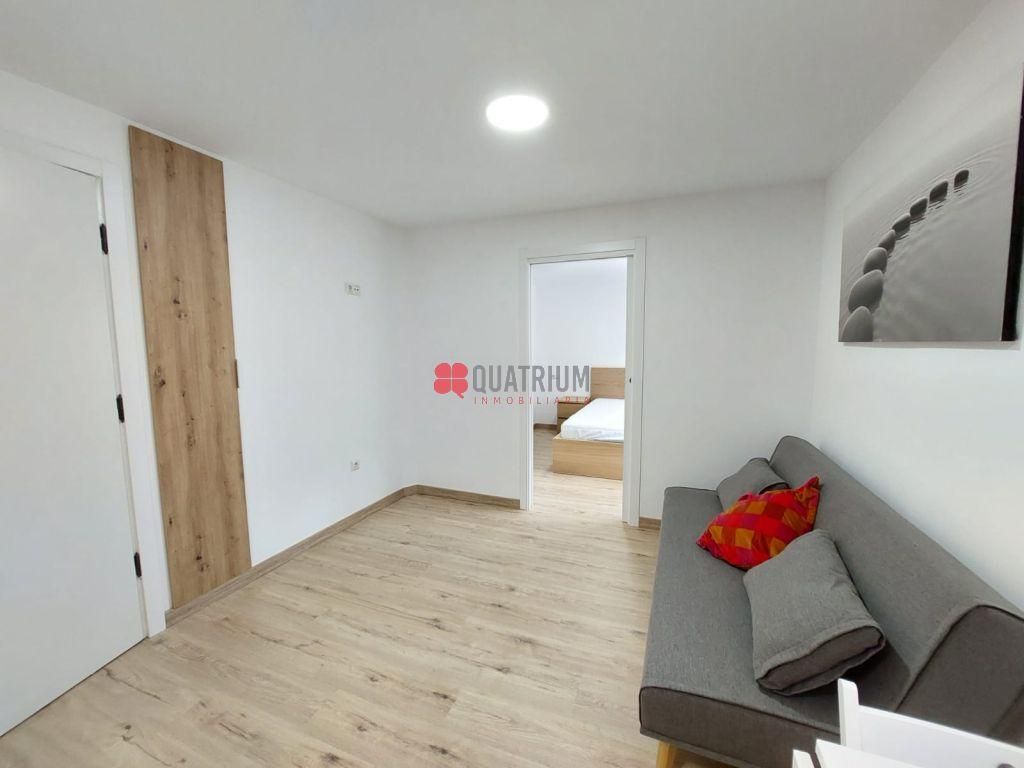 Bedroom of Flat to rent in Santiago de Compostela   with Heating and Furnished