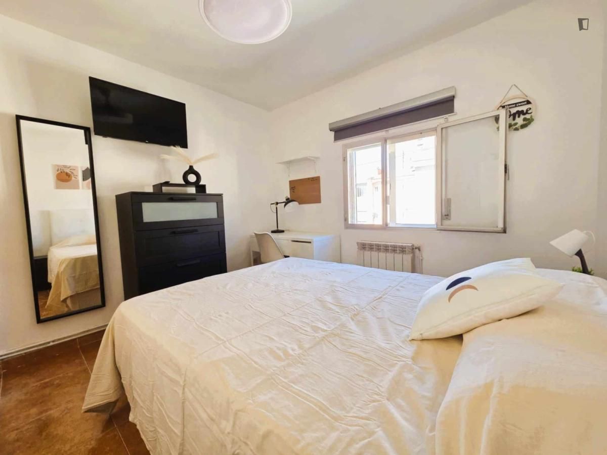 Bedroom of Apartments for share in  Madrid Capital  with Furnished, Oven and Washing machine