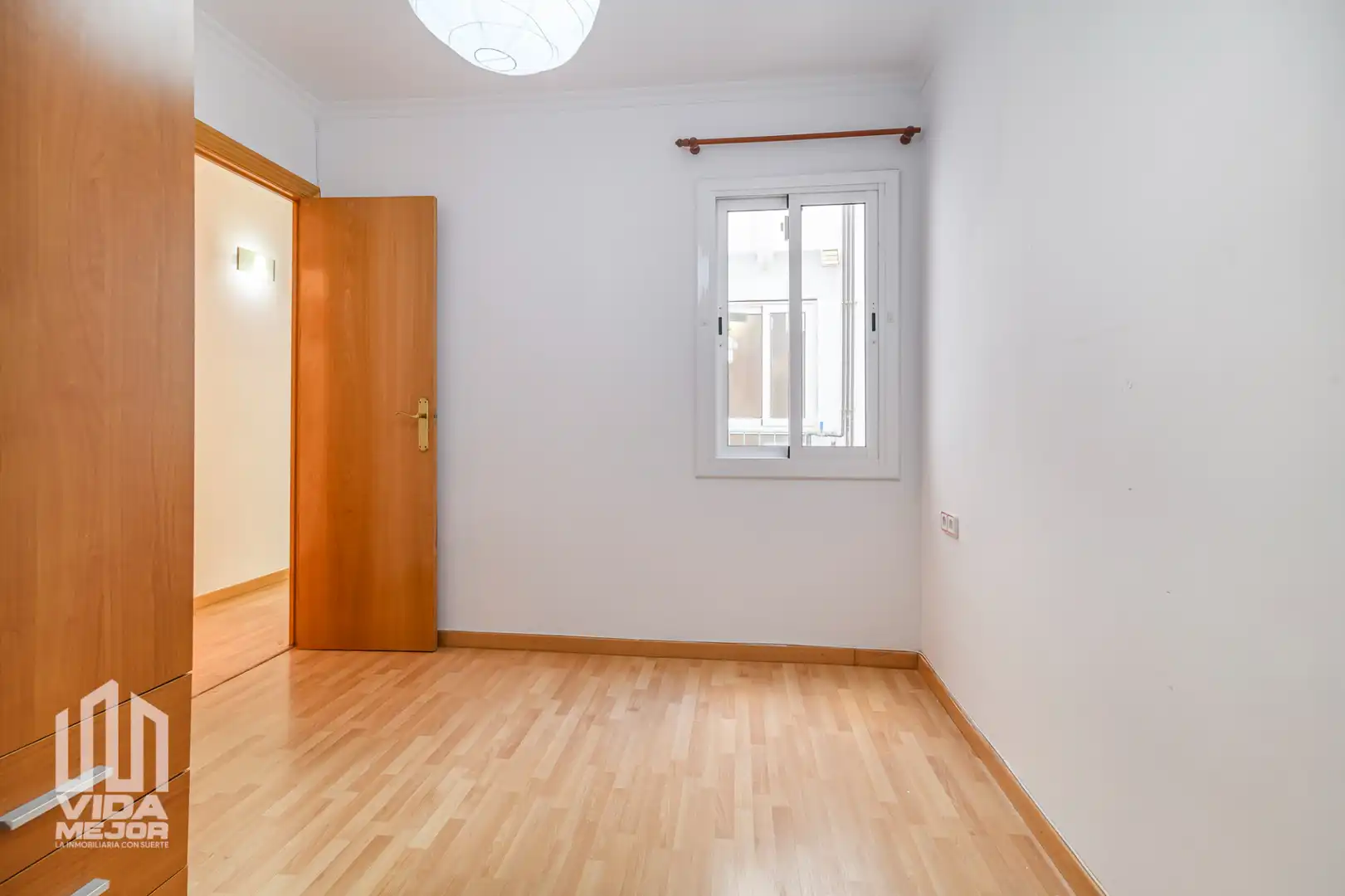 Dormitori de Pis en venda en Vilanova i la Geltrú amb Parquet i Balcó