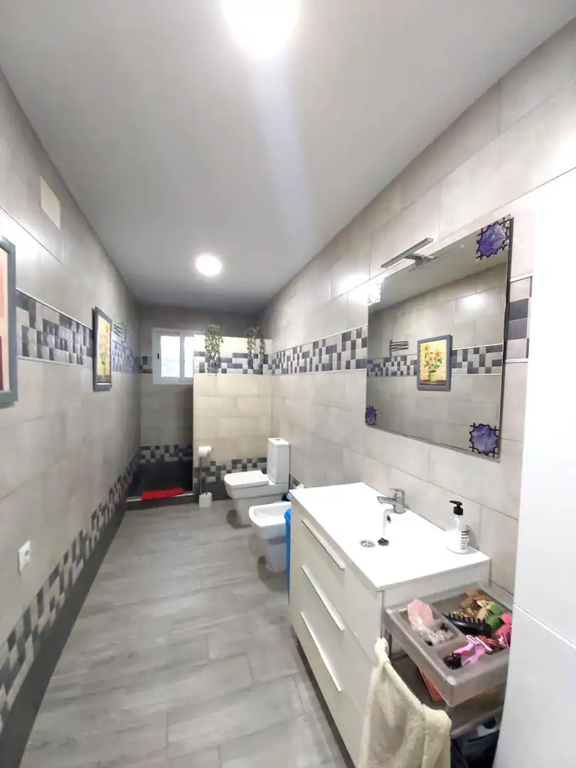Baño de Casa o chalet en venta en Utrera con Aire acondicionado, Jardín privado y Trastero