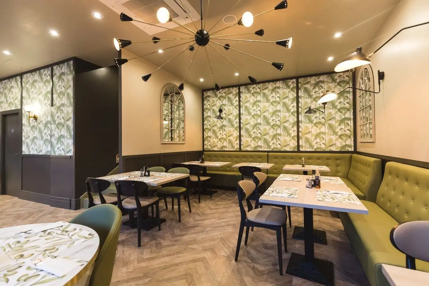Comedor de Local en traspaso en Badalona con Aire acondicionado, Calefacción y Amueblado