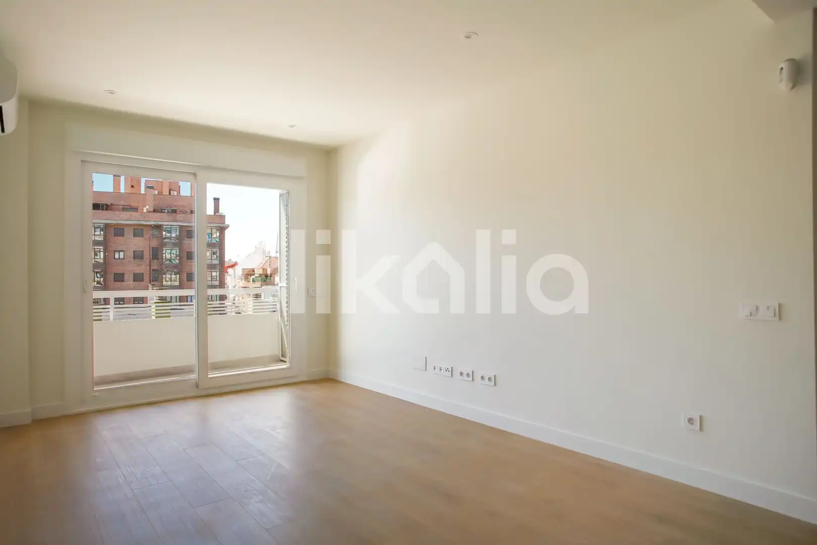 Habitación de Piso en venta en  Madrid Capital con Aire acondicionado, Calefacción y Terraza