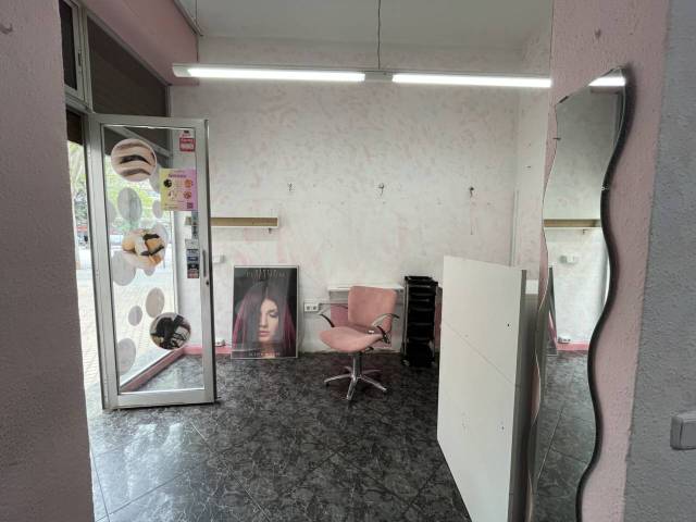 Local comercial en Alquiler en Calle Cantàbria en La Verneda i la Pau