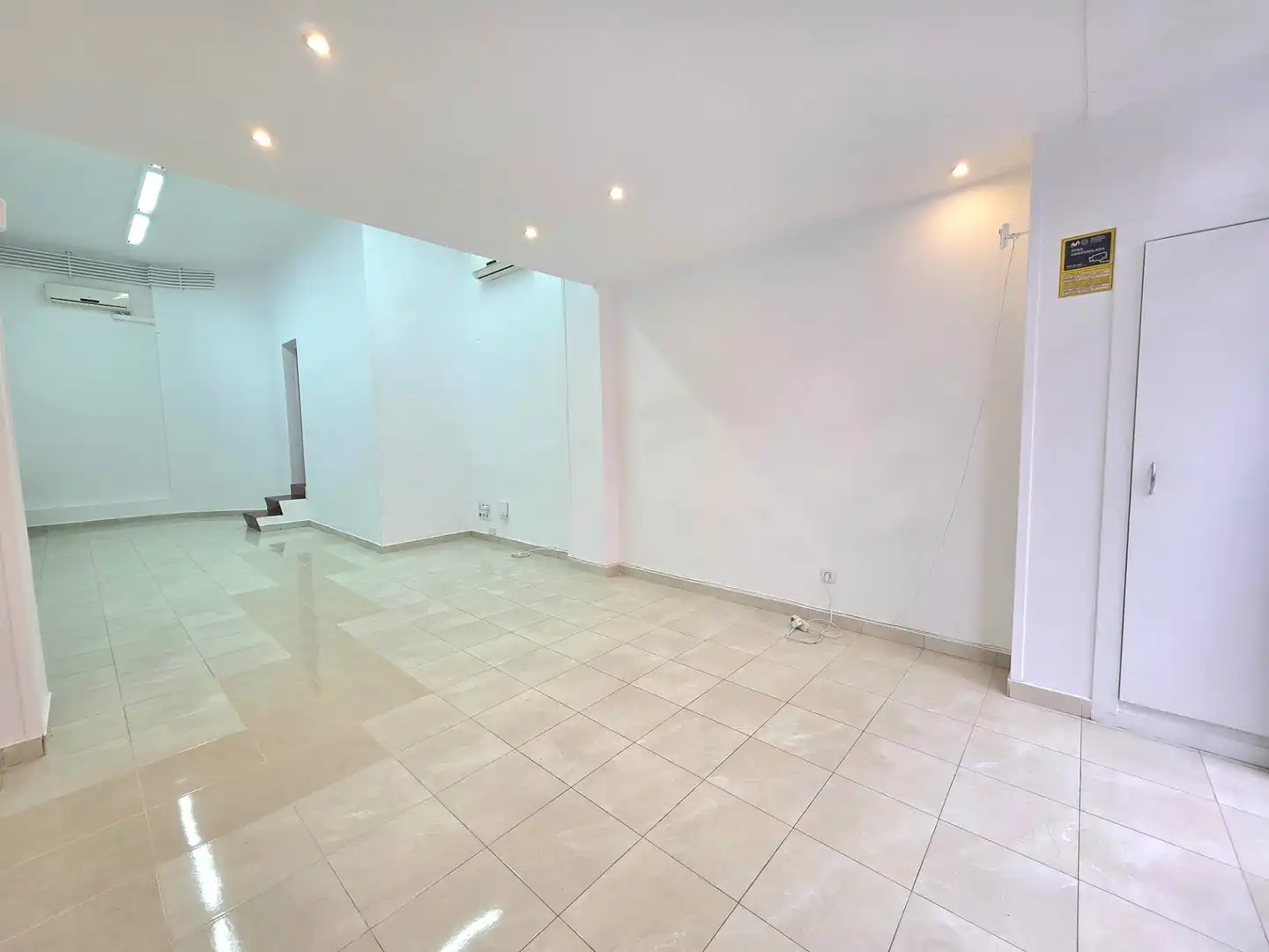 Loft zum Verkauf in L'Hospitalet de Llobregat mit Klimaanlage, Terrasse und Abstellraum