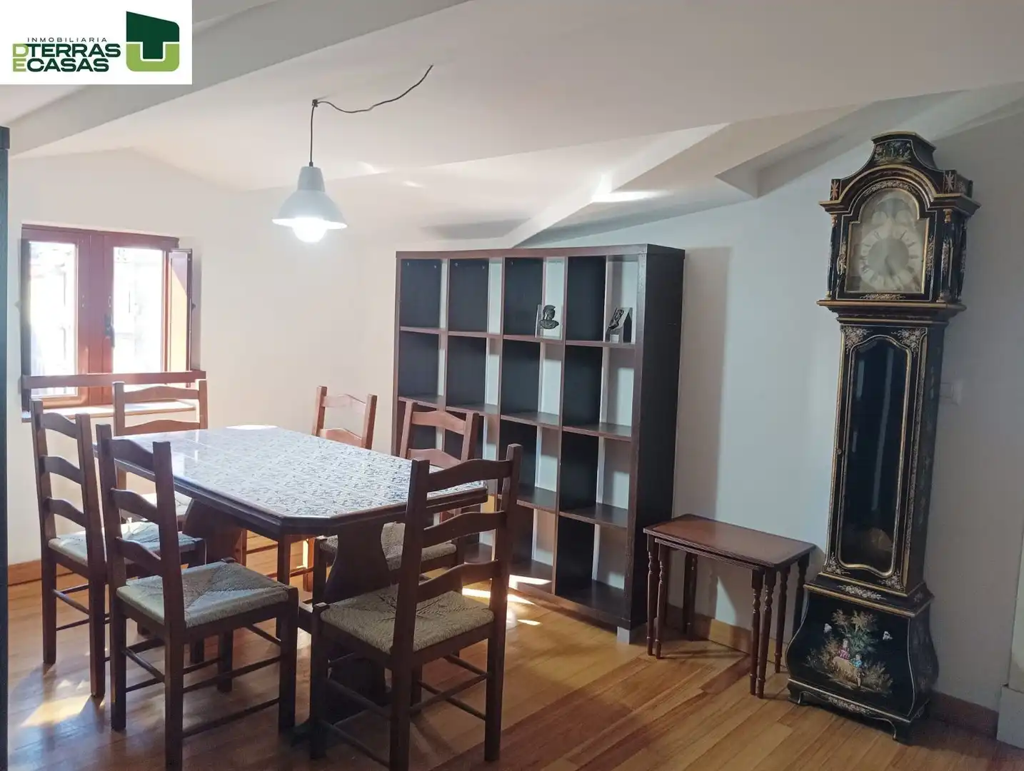 Comedor de Ático para compartir en Pontevedra Capital  con Calefacción, Terraza y Amueblado