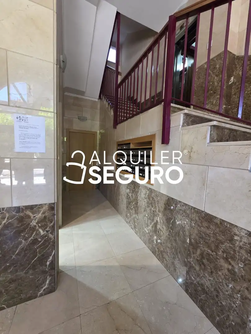 Wohnung zur Miete in Burgos mit Heizung, Terrasse und Möbliert