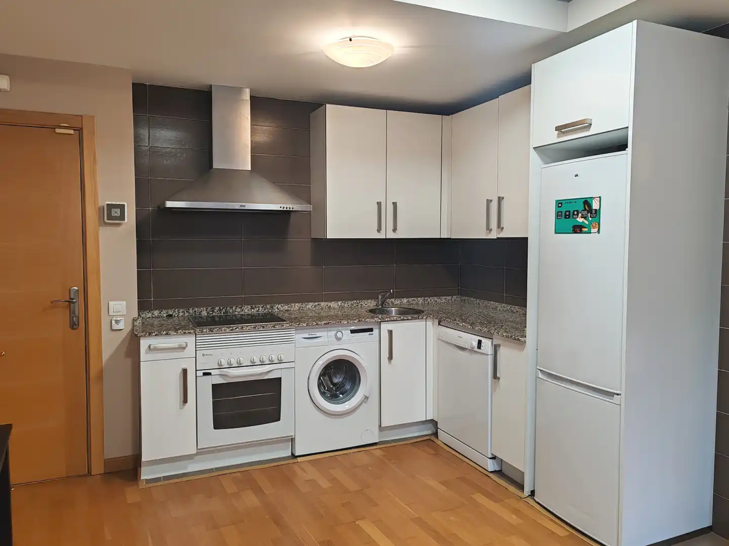 Piso con ascensor en alquiler en Oviedo - CL JERSEY CITY, imagen 7