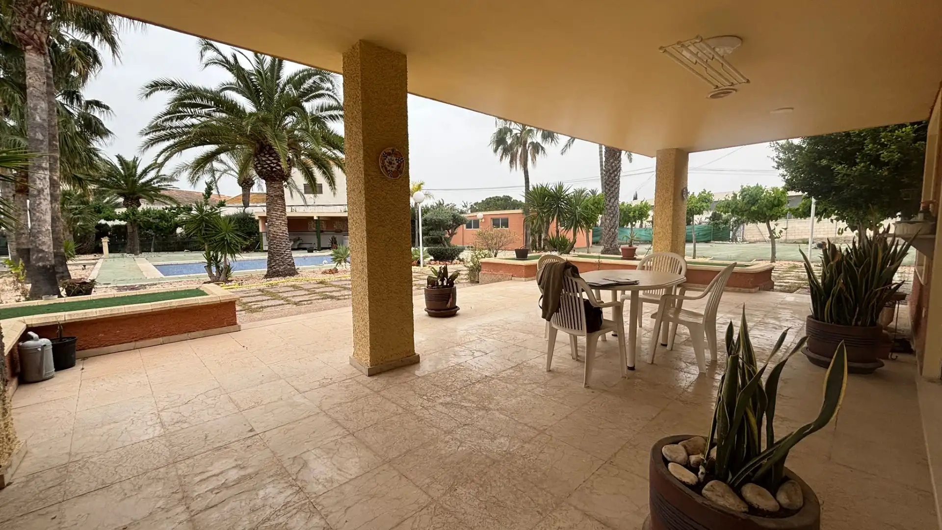 Terrassa de Casa o xalet en venda en Elche / Elx amb Jardí privat, Terrassa i Piscina