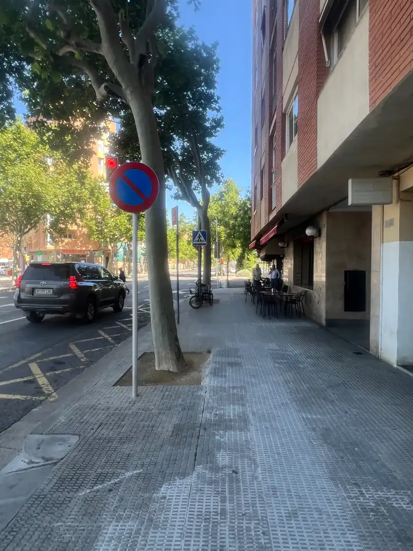 Locale commerciale in vendita a Ponent