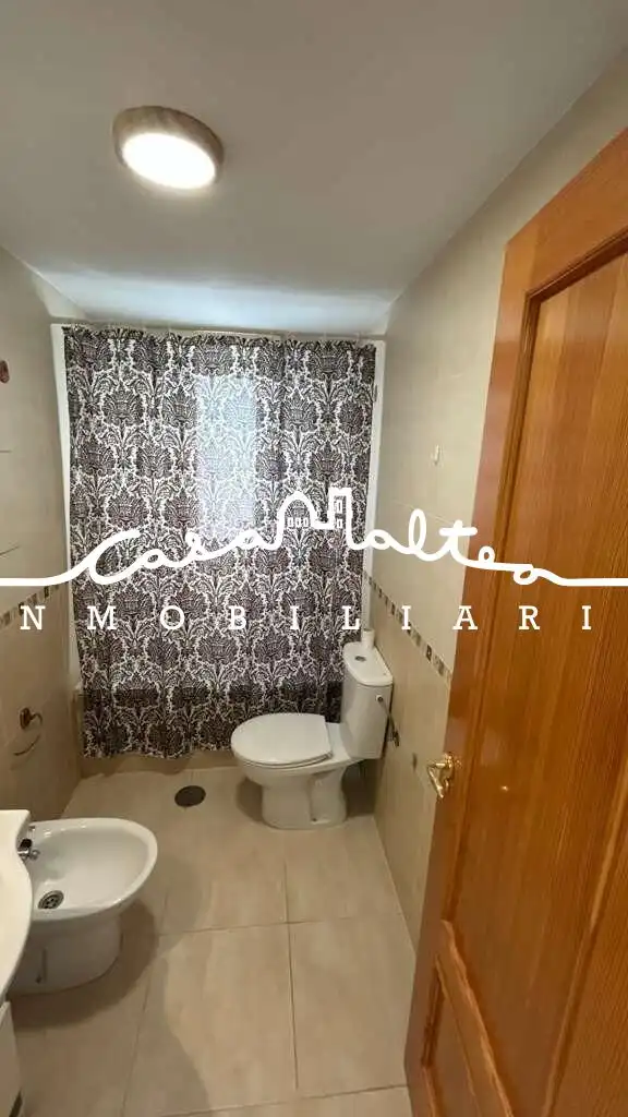 Bathroom of Flat for sale in L'Alfàs del Pi  with Air Conditioner, Terrace and Furnished