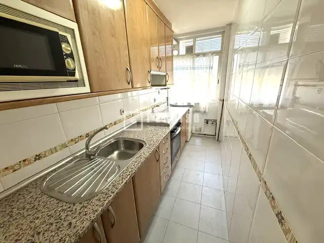 Cocina de Piso en venta en Madrid con Calefacción y Jardín privado