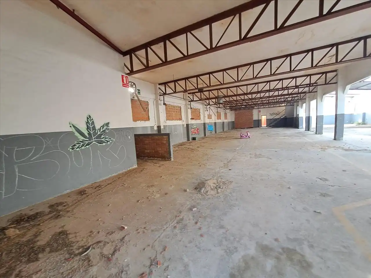 Nau industrial en venda en Tavernes de la Valldigna