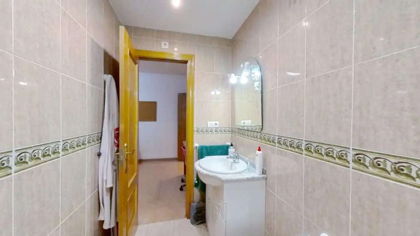 Bathroom of Flat for rent in San Vicente del Raspeig / Sant Vicent del Raspeig  with Furnished and Balcony