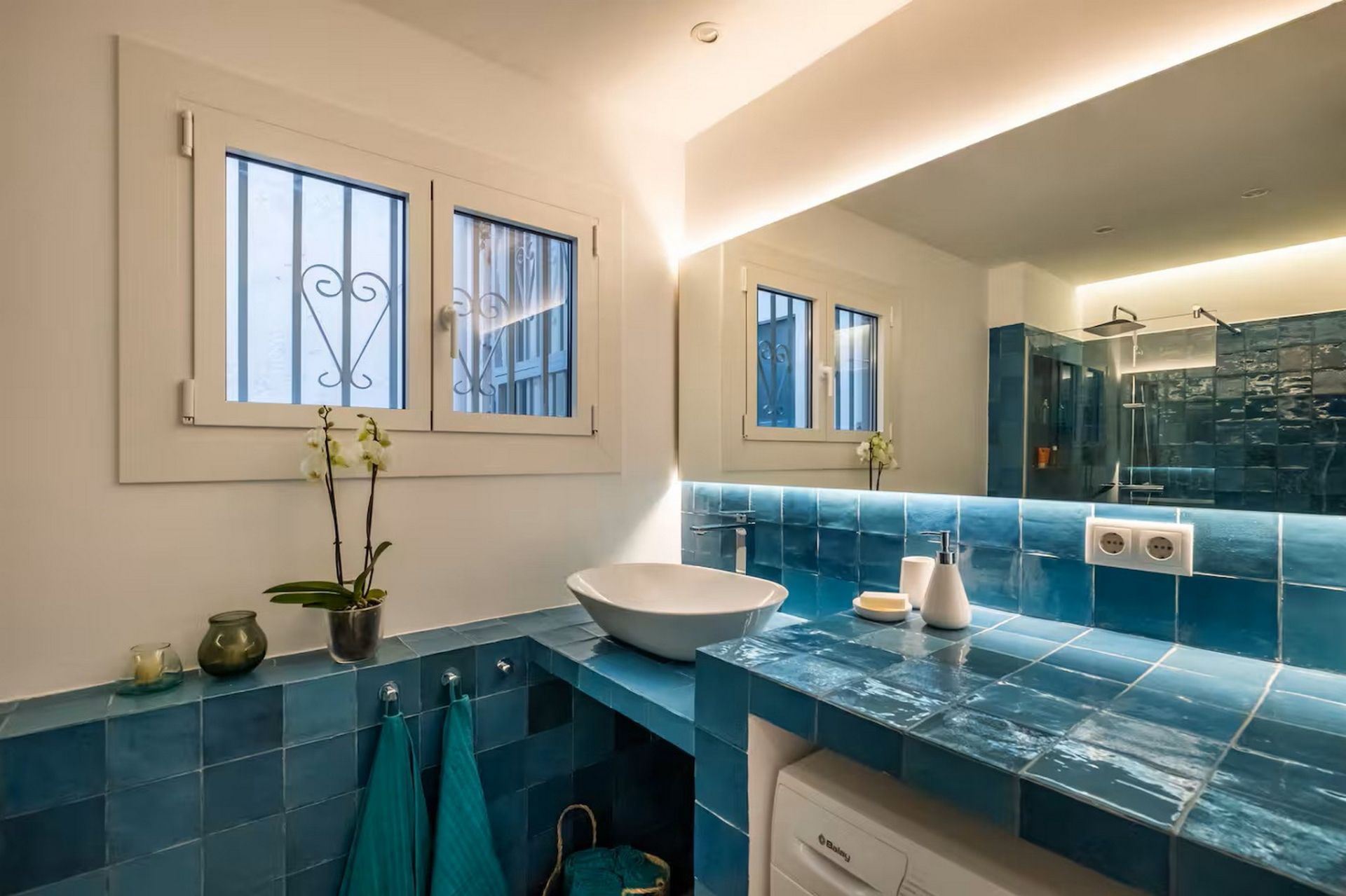 Bathroom of Flat to rent in Vilanova i la Geltrú  with Air Conditioner, Furnished and TV