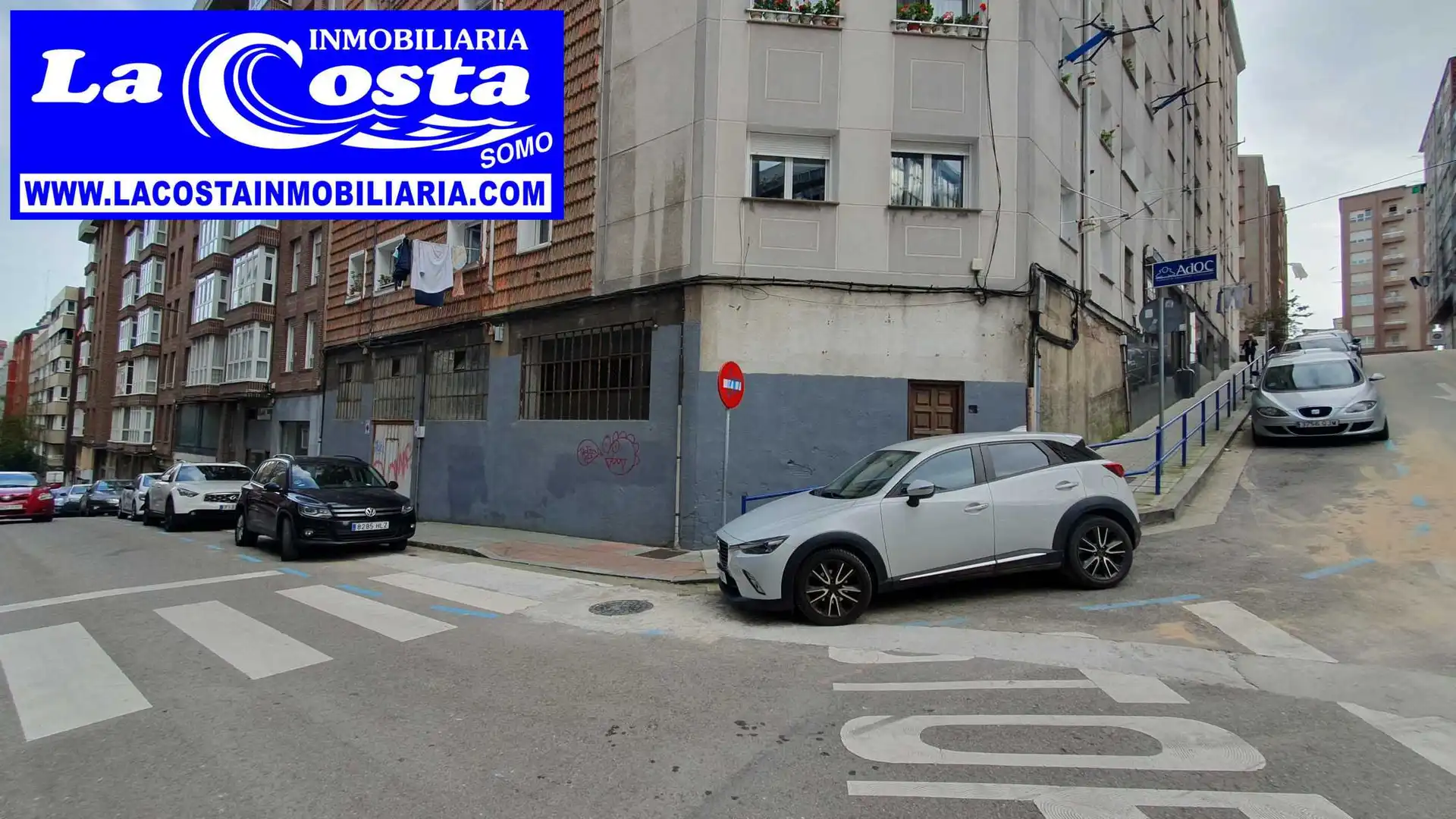 Vista exterior de Local en venda en Santander