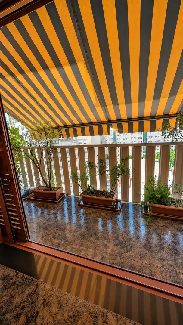 Terraza de Piso de alquiler en Cerdanyola del Vallès con Calefacción, Amueblado y Balcón