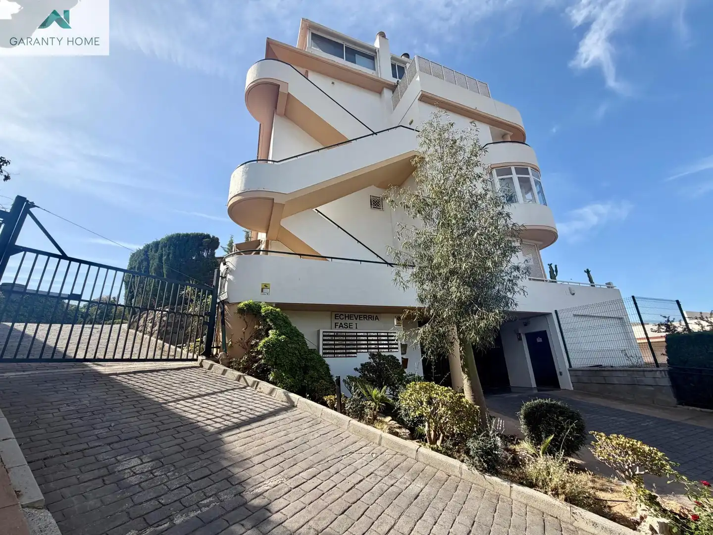 Vista exterior de Dúplex en venta en Rincón de la Victoria con Aire acondicionado, Calefacción y Terraza