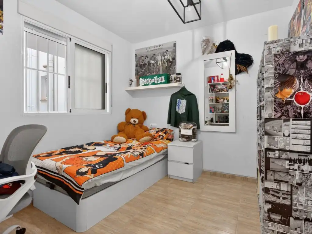 Dormitori de Apartament en venda en Torrevieja amb Moblat