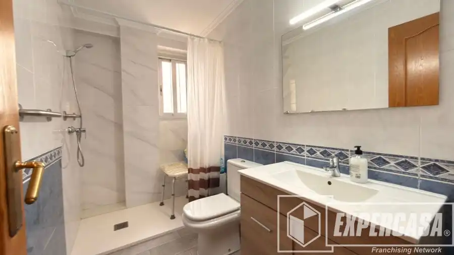 Baño de Piso en venta en Valencia con Terraza y Trastero