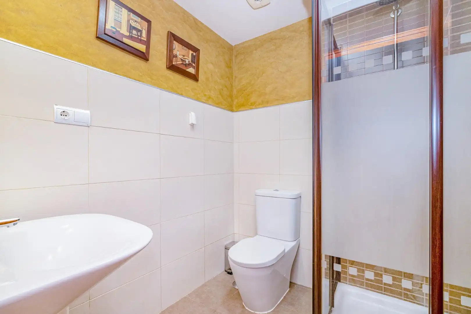 Bathroom of Detached homes for sale in Granada  with Air Conditioner, Terrace and Furnished