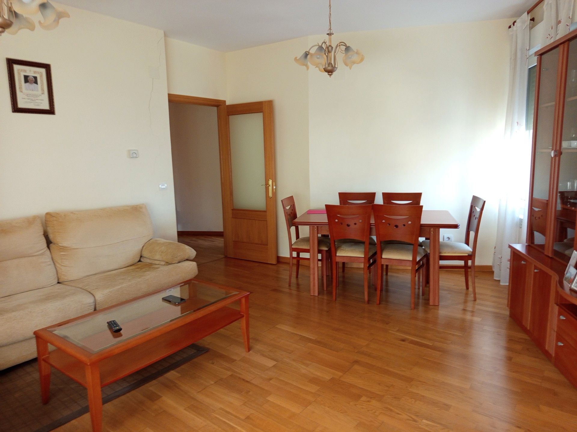 Sala d'estar de Pis en venda en Villatobas amb Calefacció, Traster i Moblat