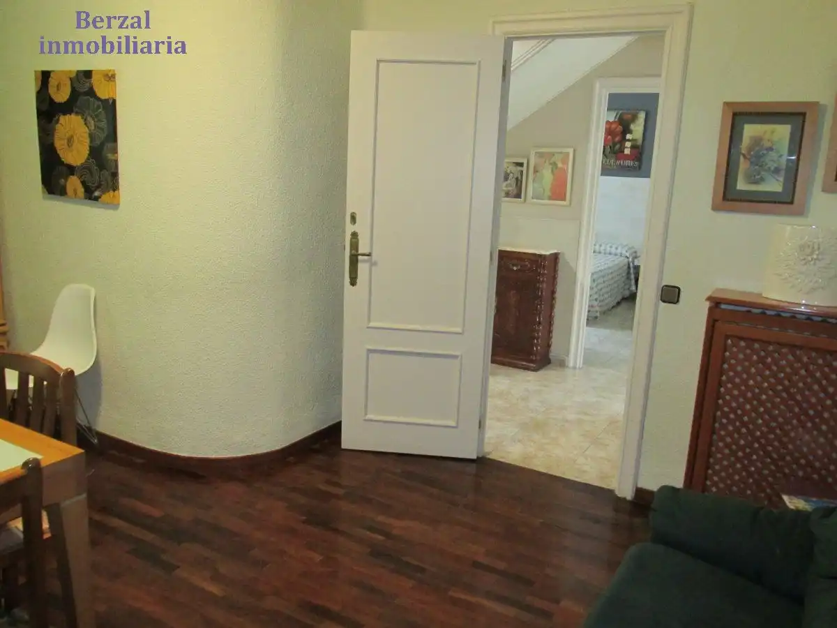 Casa o xalet en venda en  Logroño amb Calefacció, Jardí privat i Terrassa