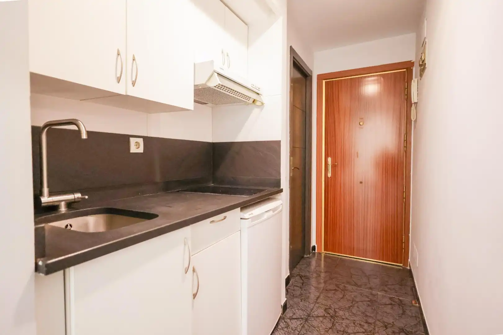 Cocina de Estudio en venta en Madrid con Aire acondicionado, Calefacción y Amueblado