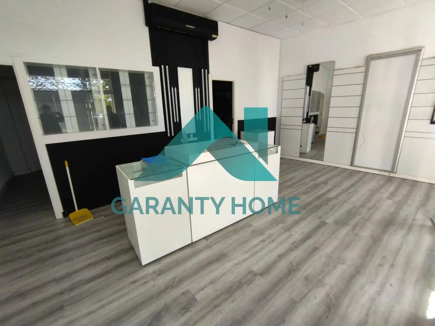 Business premises for sale in Casco Antiguo, imagen 2