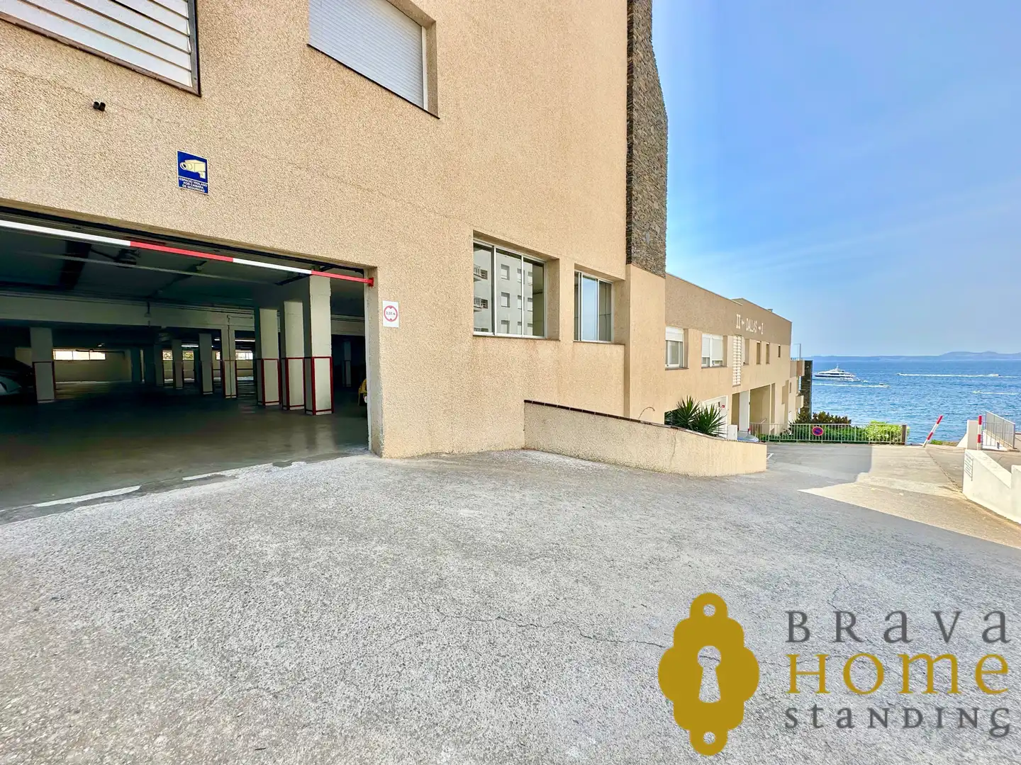 Vista exterior de Ático en venta en Roses con Aire acondicionado, Terraza y Trastero