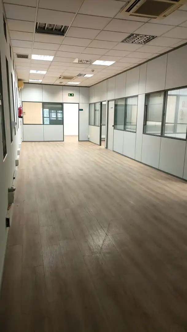 Office for rent in Barcelona  with Air Conditioner and Internet