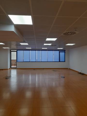 Oficina en Alquiler en Avinguda Corts Catalanes en Roquetes - Can Magí