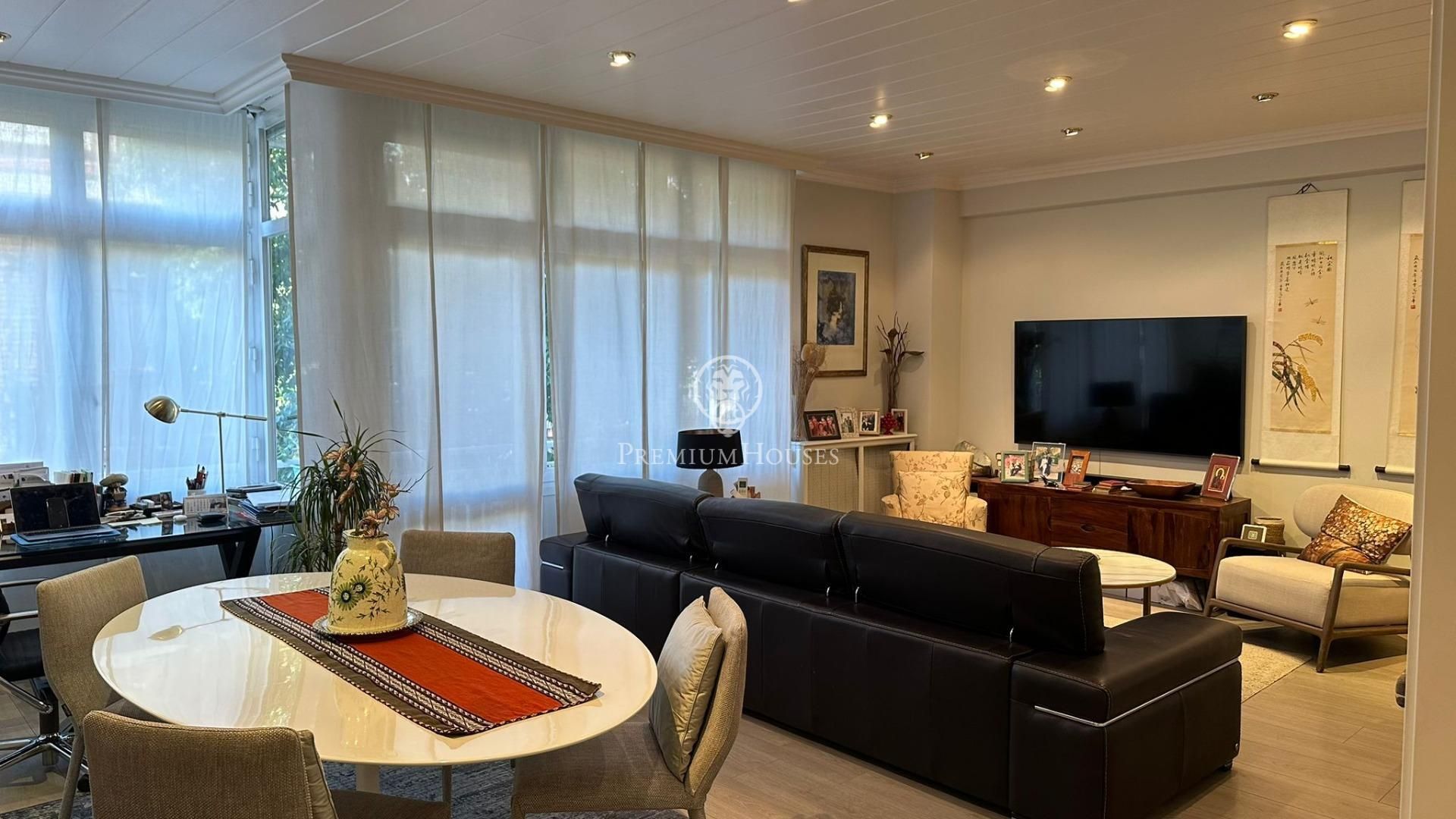 Sala d'estar de Apartament en venda en  Barcelona Capital amb Aire condicionat, Calefacció i Parquet