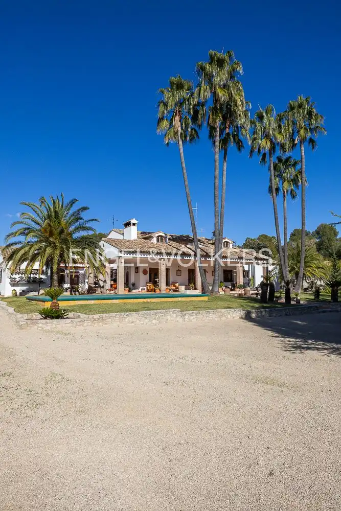 Vista exterior de Casa o xalet en venda en Ontinyent amb Aire condicionat, Calefacció i Jardí privat
