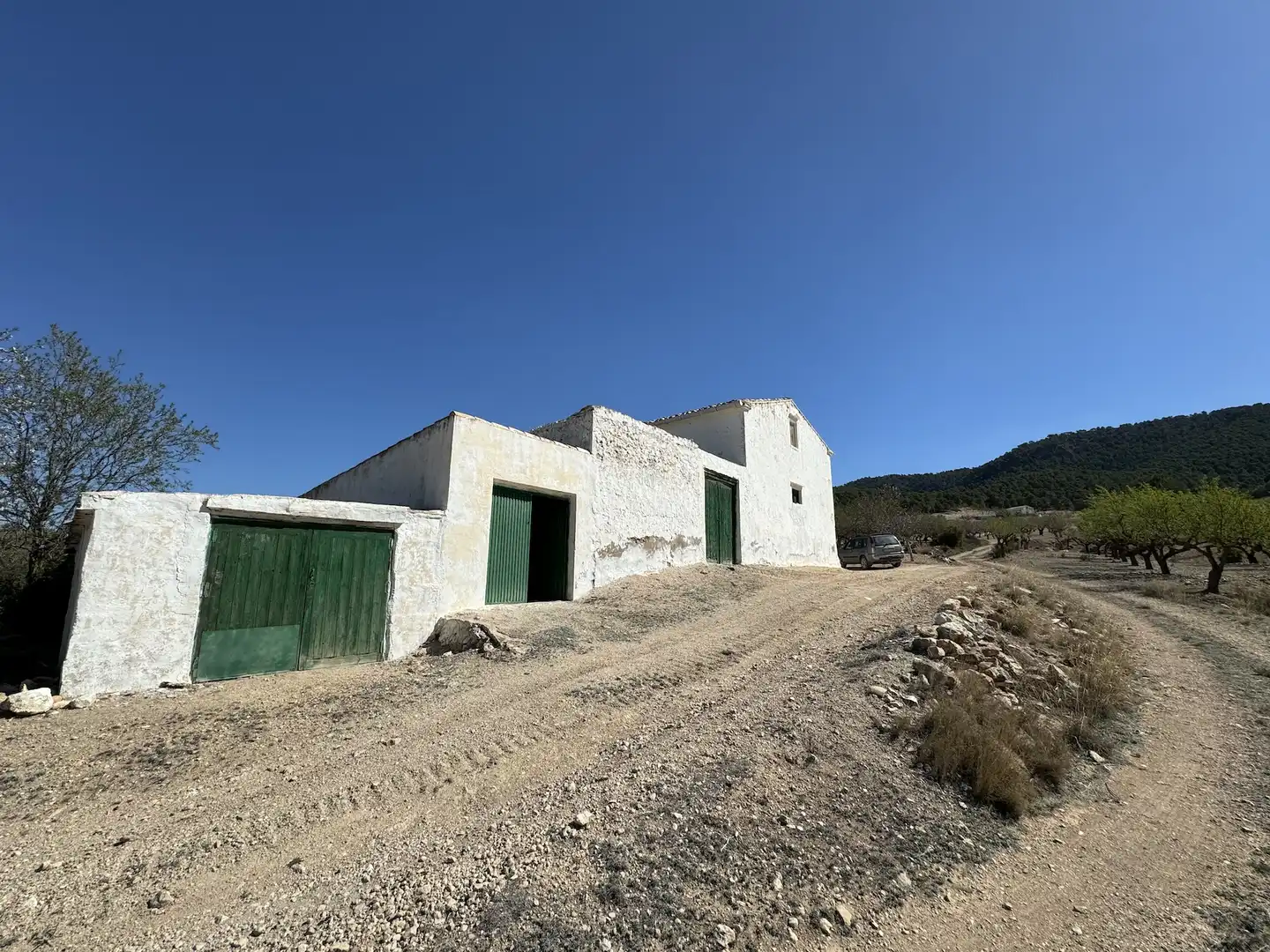 Vista exterior de Finca rústica en venda en Villena amb Moblat