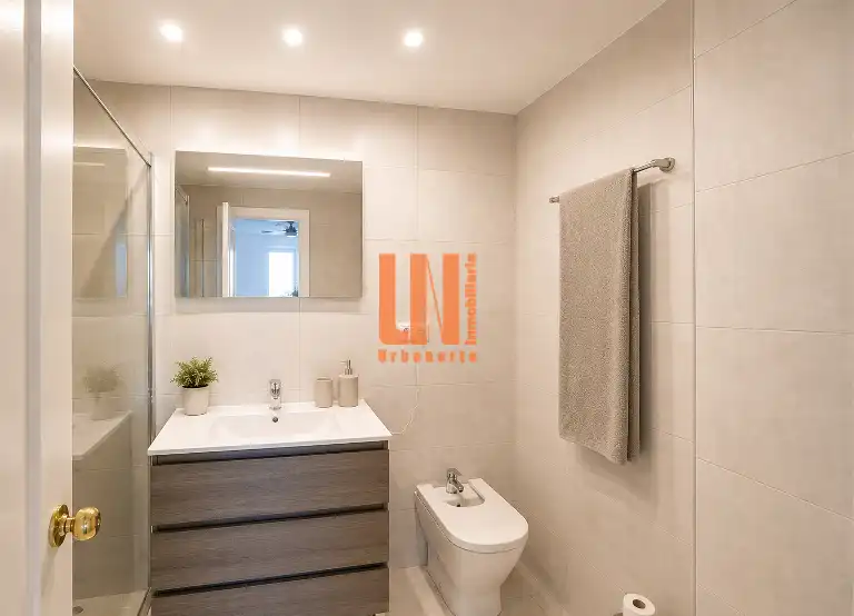 Baño de Piso en venta en Madrid con Calefacción, Terraza y Piscina comunitaria