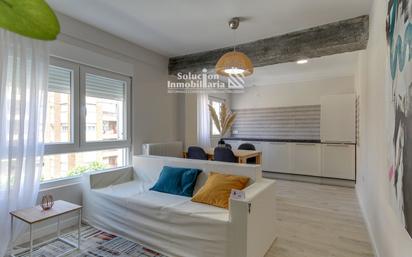 Living room of Flat for sale in Salamanca Capital  with Air Conditioner